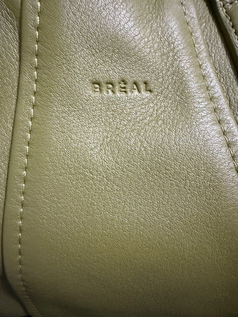 Bréal Handbag (Category: Luxury Bags & Wallets) located in Manila. Submitted by pickstuff (Listing ID 1407194325, Image 2). Description: Breal Leather Bag Avocado Green Hig Quality Leather Spacious inside.