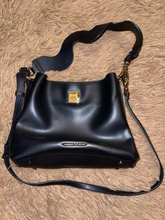 (Category: ) located in . Submitted by lovxlle (Listing ID 1407239075, Image 1). Description: .