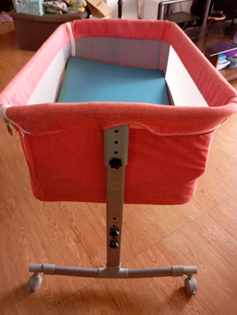 crib bassinet co sleep rocker preloved (Category: Cots & Cribs) located in Binan City. Submitted by gladypie (Listing ID 1407204449, Image 2). Description: .