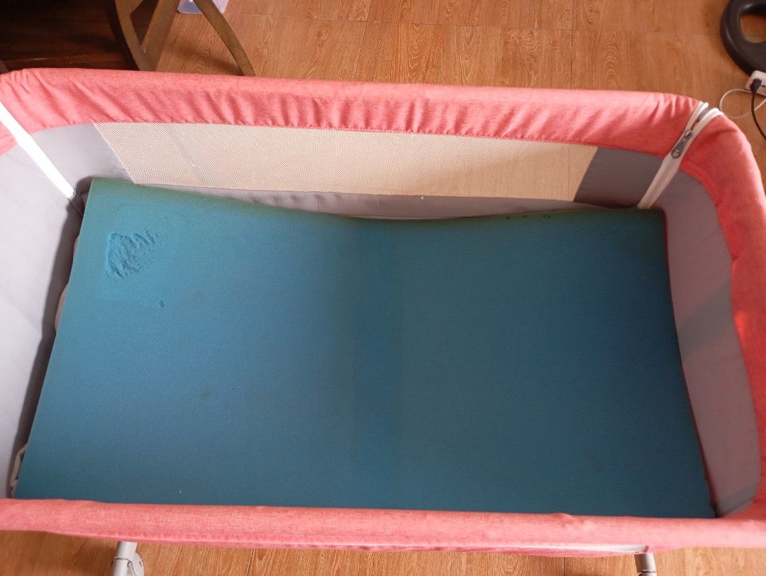 crib bassinet co sleep rocker preloved (Category: Cots & Cribs) located in Binan City. Submitted by gladypie (Listing ID 1407204449, Image 3). Description: .