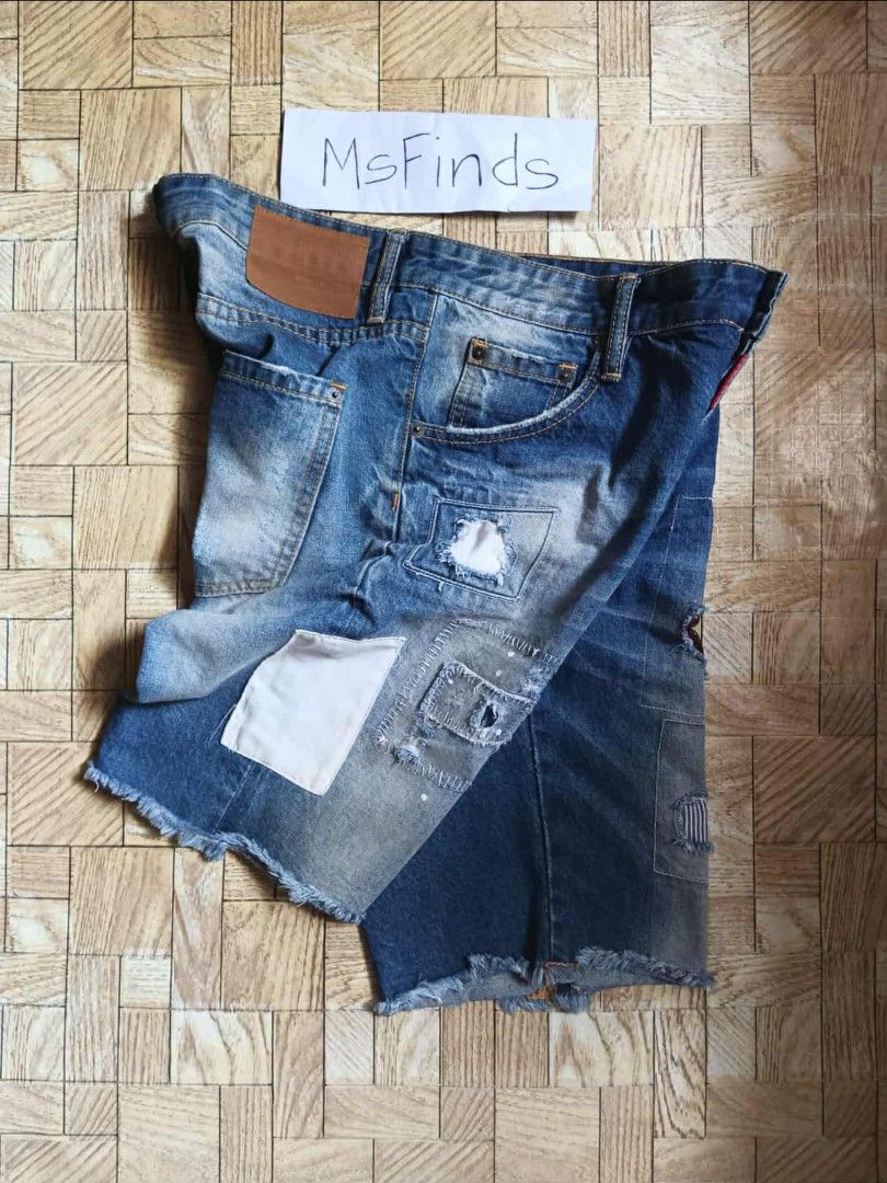 Dsquared2 - Distressed Denim Shorts for Men (Category: Shorts) located in Naga. Submitted by beauty_msfinds (Listing ID 1407342803, Image 1). Description: DSQUARED2 - Distressed Denim Short for Men Waist: 36 Length: 21 Hem (leg opening): 9 Color rate : 9.5/10 Excellent Condition Issue : none / need wash 950 + sf Actual color may slightly vary due to lighting Location: Bicol Naga City 💵 MOP: Gcash only (payment first) 🚛 courier : J&T Express.