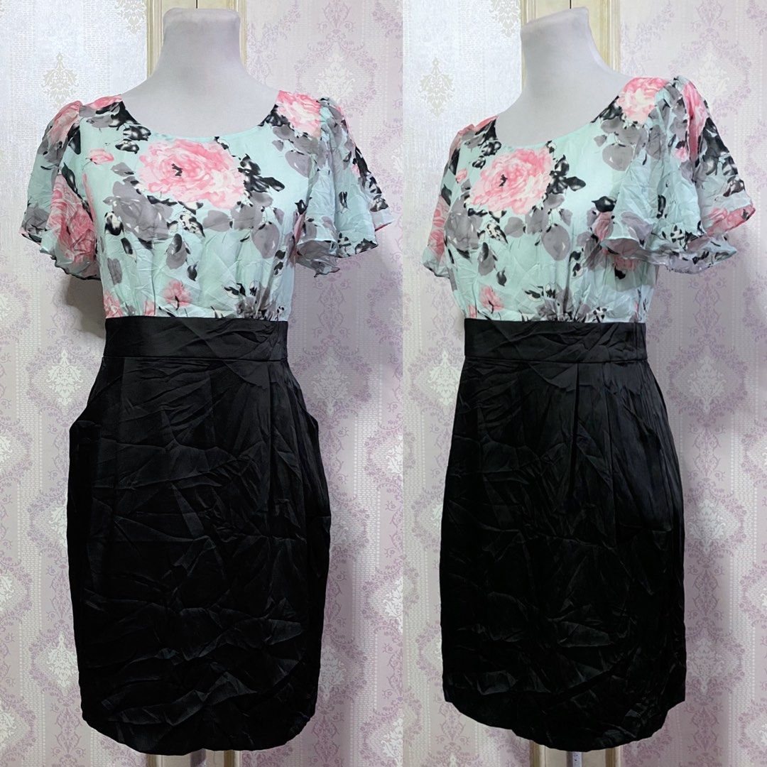ECOLOUR Floral Flutter Sleeves Dress (Category: Dresses) located in Quezon City. Submitted by f_finds (Listing ID 1407217734, Image 2). Description: ECOLOUR Floral Flutter Sleeves Dress SIZE: S (fits Small) CONDITION: Excellent used, like new Laid Flat Measurements: Shoulders 13" Chest 16" Waist 13.5" Length 33" *side bodice zipper *inner bodice lining *side pockets.