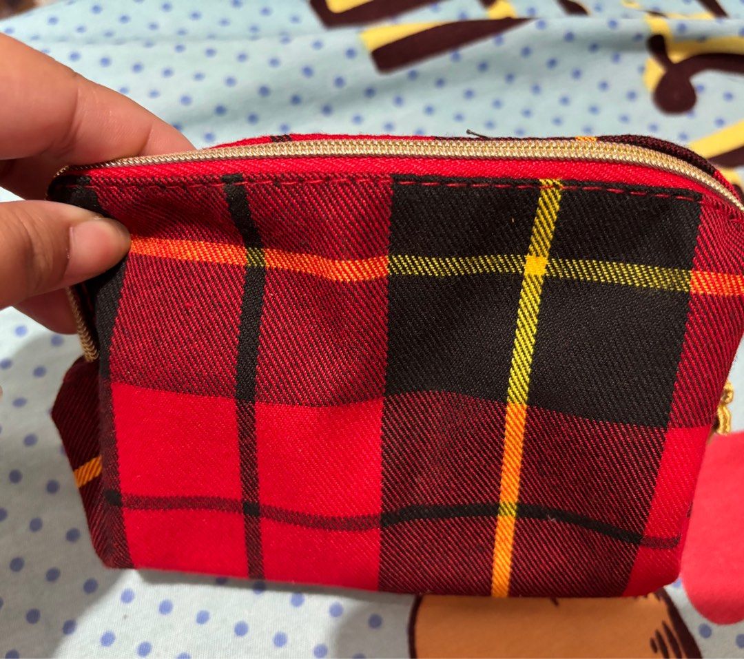 Estee Lauder Makeup Pouch (Category: Purses & Pouches) located in Quezon City. Submitted by violetandstuff (Listing ID 1407205497, Image 1). Description: 300 each!.
