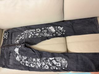 （分類：）位於 。 由 Baller191101 提交（商品編號 1407346499，圖片 1）。簡介： 。