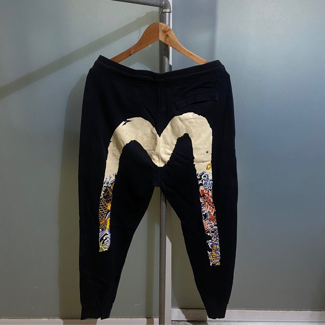 Evisu daicock jogger pants (Category: Joggers) located in Leyte. Submitted by sons.ida (Listing ID 1407280219, Image 1). Description: In very good condition 32-34 x 37.5 x 5 opening.