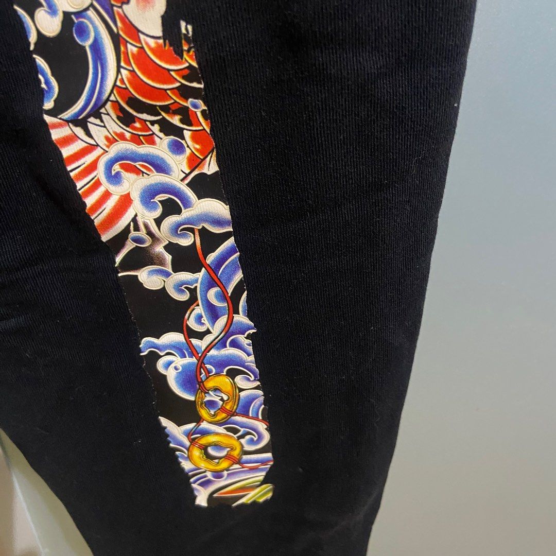 Evisu daicock jogger pants (Category: Joggers) located in Leyte. Submitted by sons.ida (Listing ID 1407280219, Image 3). Description: In very good condition 32-34 x 37.5 x 5 opening.