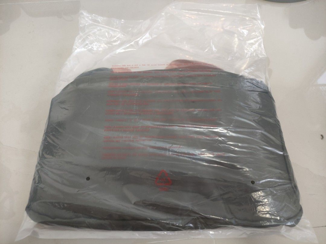 PRELOVED Fashion Duffle Bag with Multiple Compartments (Category: Sling Bags) located in Quezon City. Submitted by thetimelessfinds (Listing ID 1407279834, Image 2). Description: Selling my preloved duffle gym bag. The item was only used once for an out-of-town trip, then was never used again. The only issue is the seam in the shoe compartment that came undone. Other than that, the bag is still in good condition The item can be shipped, however, 