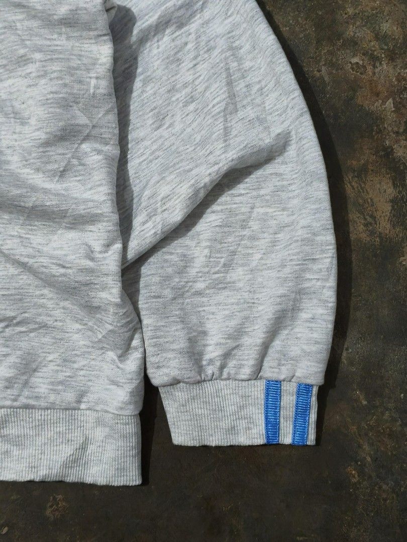 Gray Hoodie with Blue Accents (Category: Hoodies) located in Manila. Submitted by thriftanddrip (Listing ID 1407248550, Image 3). Description: Gray Hoodie with Blue Accents LENGTH: 23½ WIDTH: 24 EXCELLENT CONDITION ISSUE NONE MOP-GCASH MOD-JNT OR LALAMOVE LOCATION -LAS PIÑAS CITY .