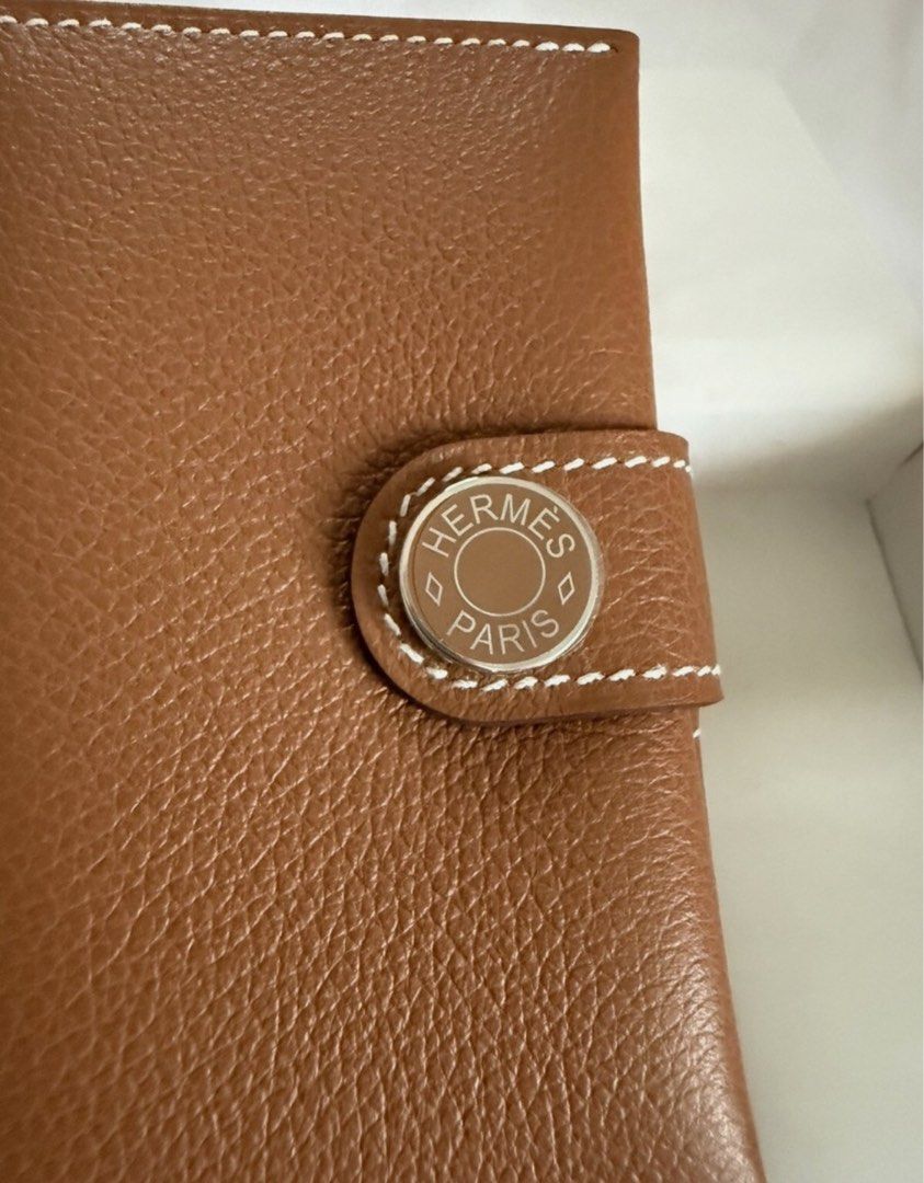 Hermes RMS Card Holder (Category: Luxury Bags & Wallets) located in Taguig. Submitted by sourcedbym (Listing ID 1407315706, Image 3). Description: Authentic Comes complete with receipt and cards and shopping bag Eta Dec 09 .