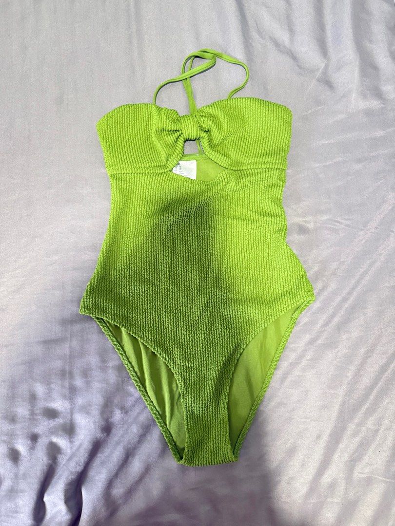 H&M one-piece swimsuit (Category: Bikinis & Swimsuits) located in Caloocan City. Submitted by _shellly (Listing ID 1407343932, Image 1). Description: Used only once. Bought for Php 1,499..