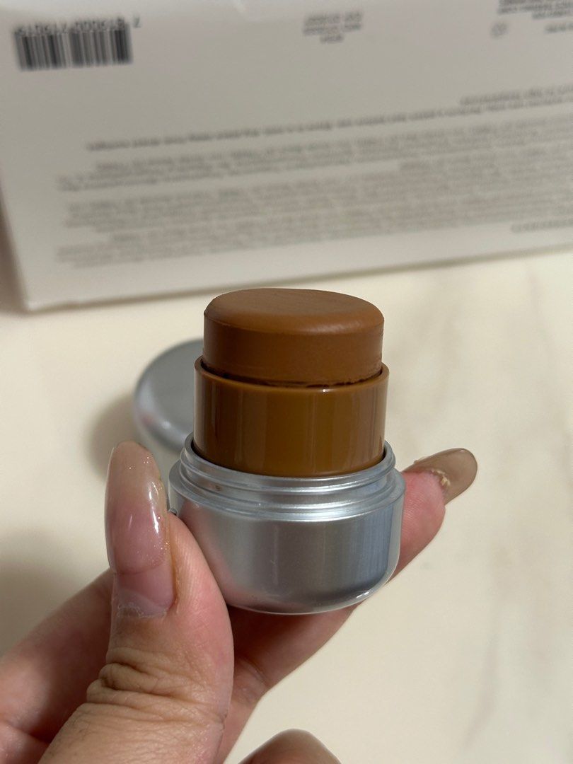 Issy & Co. Creme Heat Stick Bronzer - Burn (Category: Makeup) located in Manila. Submitted by trustyyshop (Listing ID 1407330243, Image 3). Description: only used it to swatch for around two times just bought this on orange app on nov 30. 2025 rfs-shade is too dark for me.