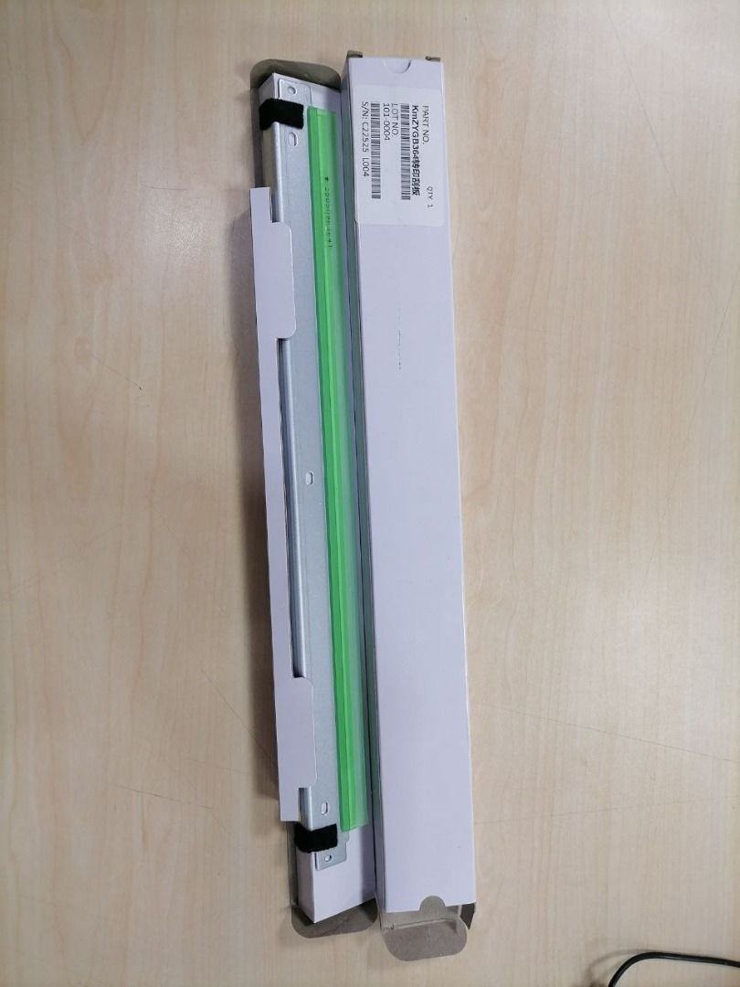 Konica Minolta HE0620P262 Printing Plate (Category: Printers, Scanners & Copiers) located in Quezon City. Submitted by copieronlineinc (Listing ID 1407259316, Image 2). Description: - Printing plate model: HE0620P262 - Includes 1 piece - Code: KmZYGB364 - Number: 533-1505 - Intended for printing purposes.