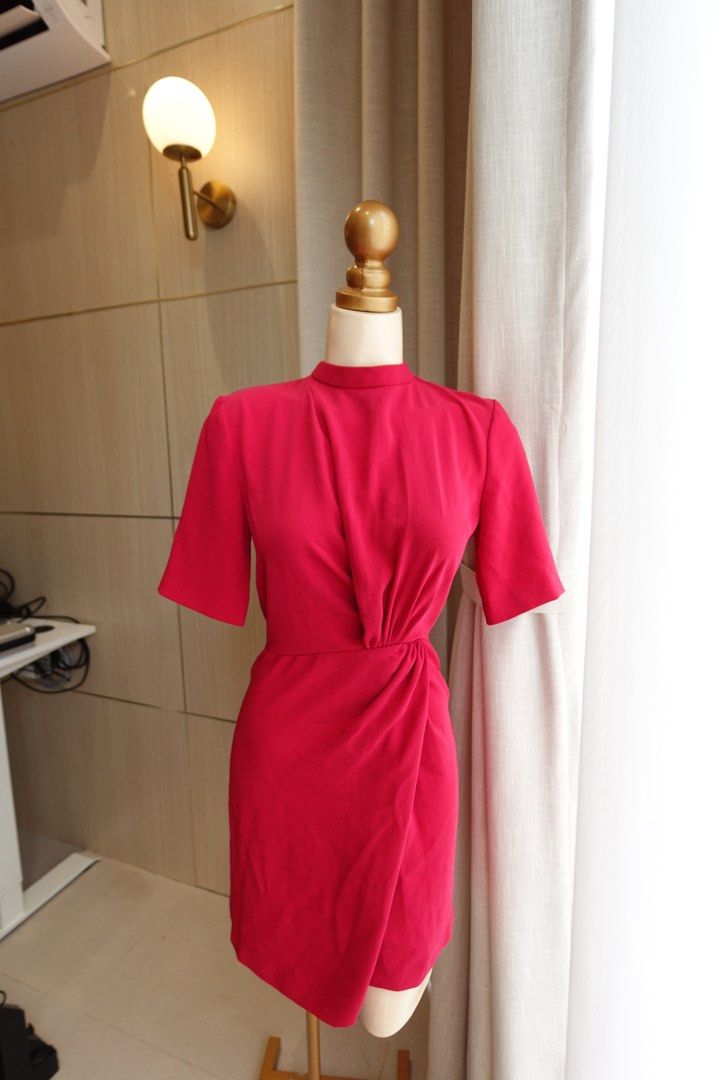 Mango Dress (Category: Dresses) located in Cabanatuan. Submitted by riveraaly (Listing ID 1407231997, Image 1). Description: Mango Dress Brand new with Tag Never worn Bright Red with a Shade of Pink Decluttering.