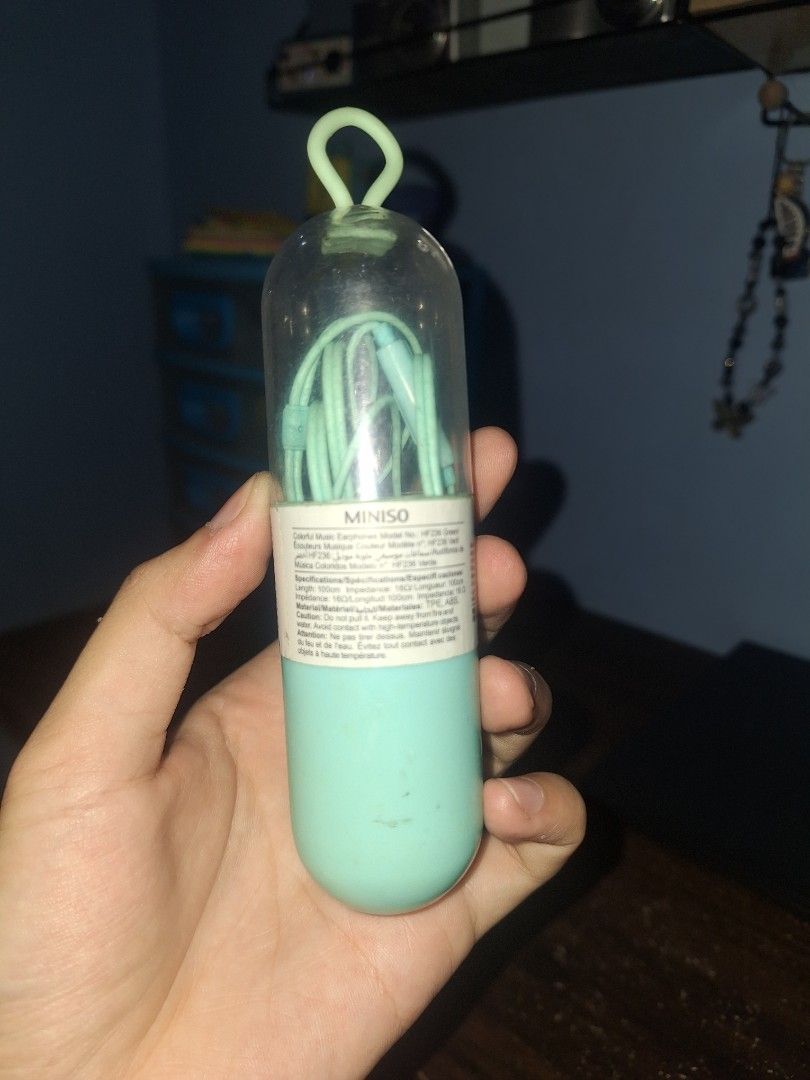 Miniso Capsule Earphones (Category: Earphones) located in Santo Domingo. Submitted by daydream96 (Listing ID 1407286821, Image 1). Description: Miniso Capsule Earphones (Used but not abused) rfs: decluttering..