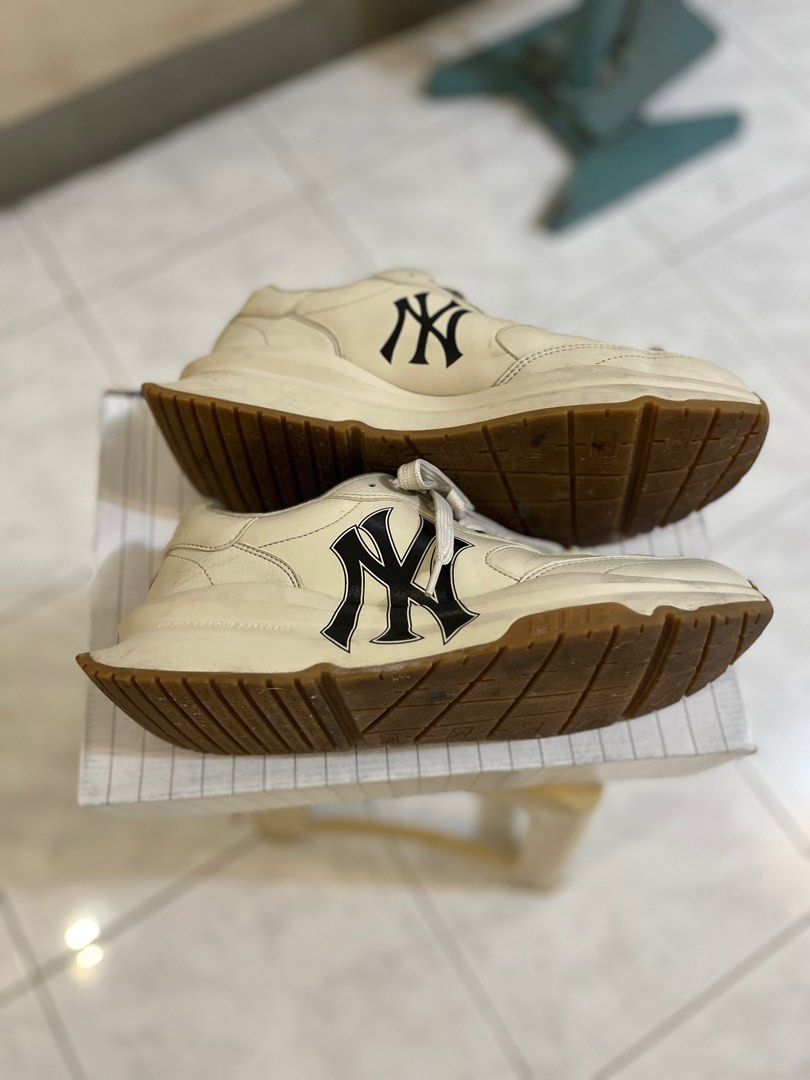 MLB Chunky Runner Basic Sneakers (Category: Sneakers) located in Manila. Submitted by jcmph (Listing ID 1407255376, Image 2). Description: - MLB Chunky Runner Basic sneakers - Color: Cream - Features the NY logo - Size: US M11, UK 10, EUR 45, 290(2.5) mm - Comes with original box.