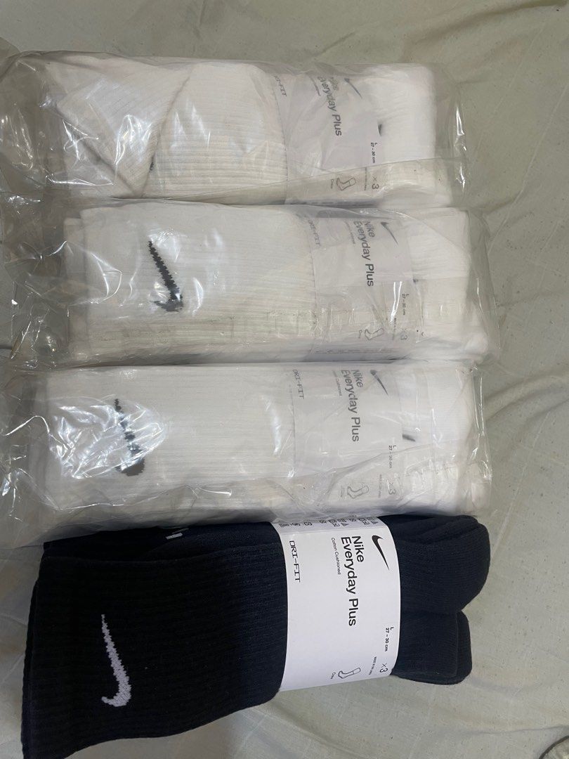 Nike Everyday Plus Crew Socks (Category: Socks) located in Baguio. Submitted by ivannichole (Listing ID 1407362056, Image 1). Description: Nike Everyday Crew Socks 3 pairs per pack Size Large Fits size 9-12 3 packs white, 1 pack black 650 per pack Pm for faster transaction .