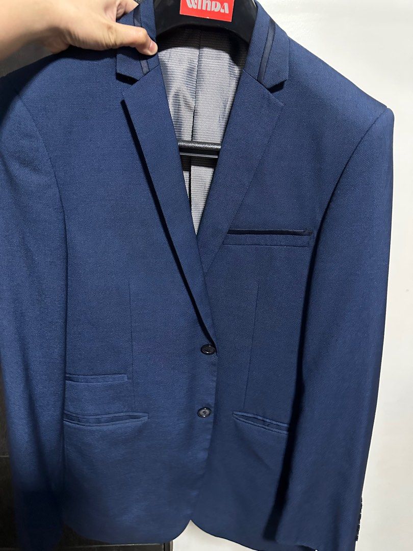 Par Excellence Navy Blue Suit for Men (Category: Coats, Jackets and Outerwear) located in Manila. Submitted by witknee0822 (Listing ID 1407231507, Image 1). Description: Size medium Excellent condition. Only used twice for an event.