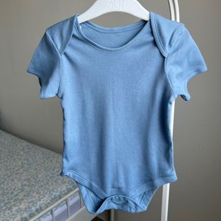 (Category: ) located in . Submitted by shopsxoxo (Listing ID 1407230342, Image 1). Description: .