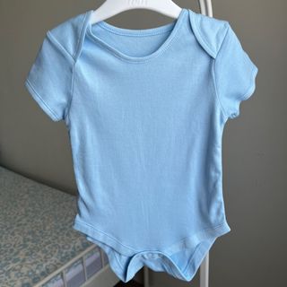 (Category: ) located in . Submitted by shopsxoxo (Listing ID 1407230885, Image 1). Description: .