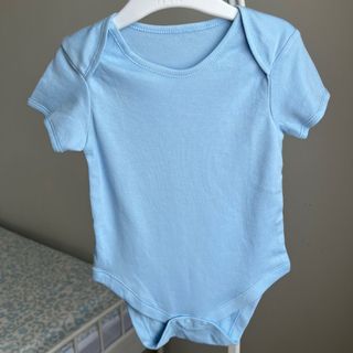 (Category: ) located in . Submitted by shopsxoxo (Listing ID 1407233212, Image 1). Description: .