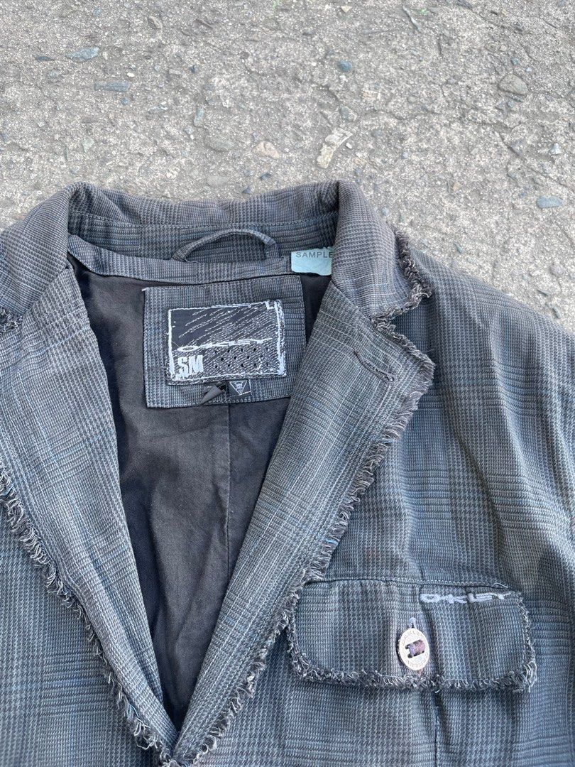 SM Oakley Blazer Jacket (Category: Coats, Jackets and Outerwear) located in Taguig. Submitted by highlows (Listing ID 1407274826, Image 3). Description: Size medium 22x28 no flaws good condition 9/10.