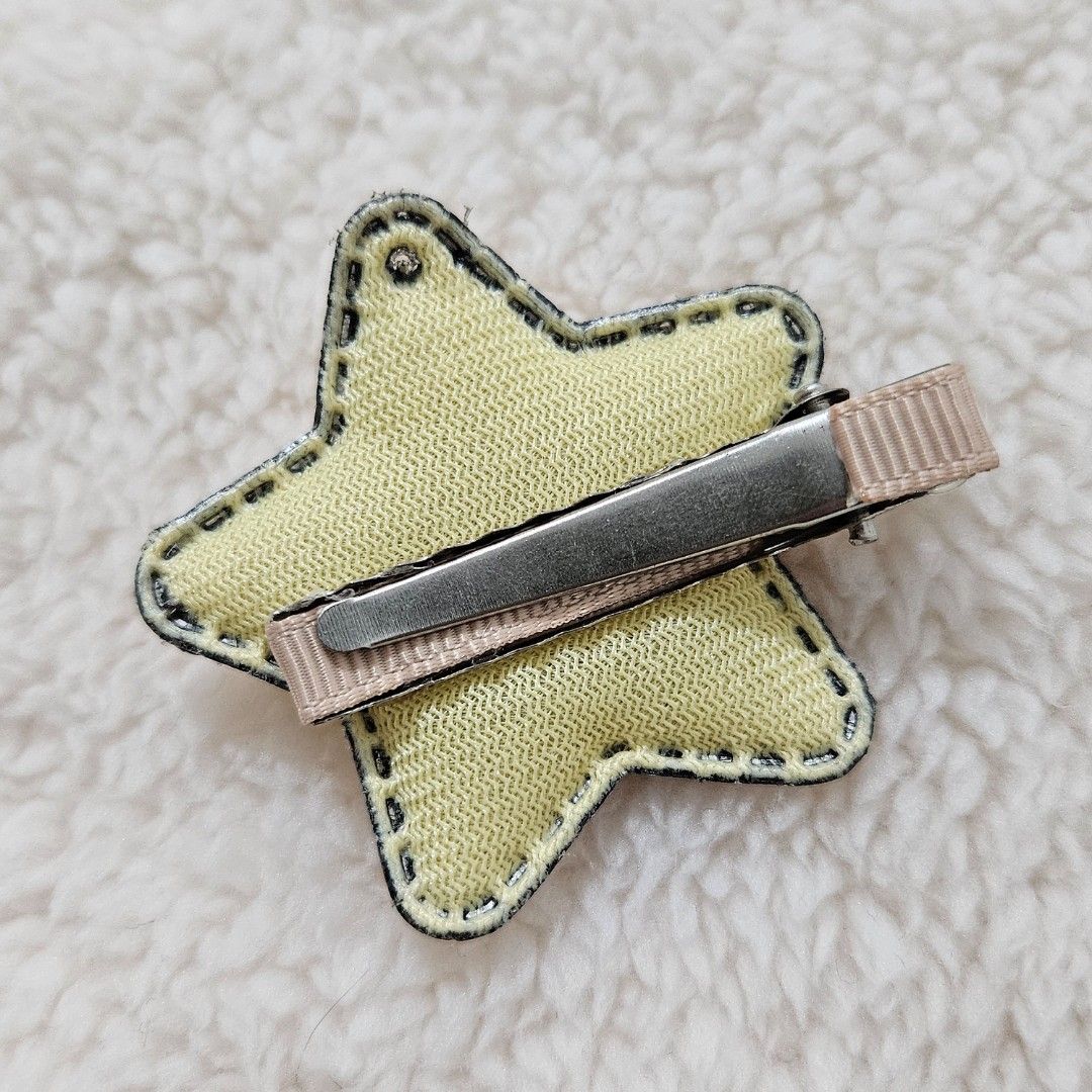 Star Shaped Sequin Hair Clip (Category: Hair Accessories) located in Las Pinas. Submitted by garage99 (Listing ID 1407350589, Image 2). Description: -Handmade -MOP: Seabank/Gcash -Delivery via J&T, Lalamove, Grab, etc..
