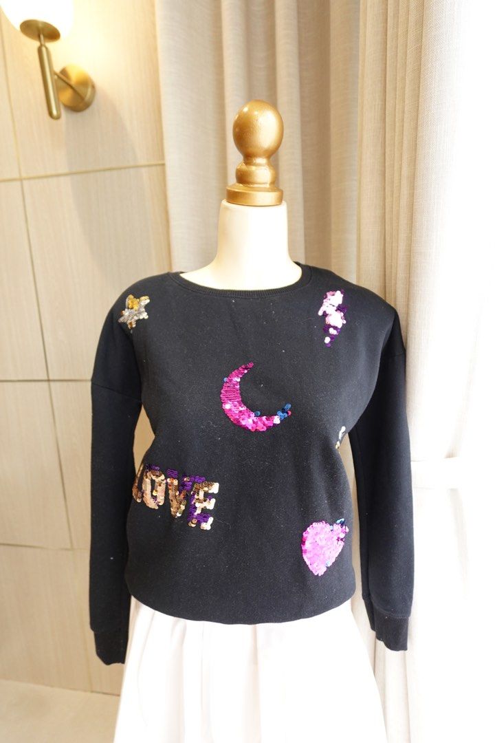 Terranova sequin sweater (Category: Coats, Jackets and Outerwear) located in Cabanatuan. Submitted by riveraaly (Listing ID 1407251453, Image 2). Description: Terranova Given as gift Worn once or twice Too small for me.