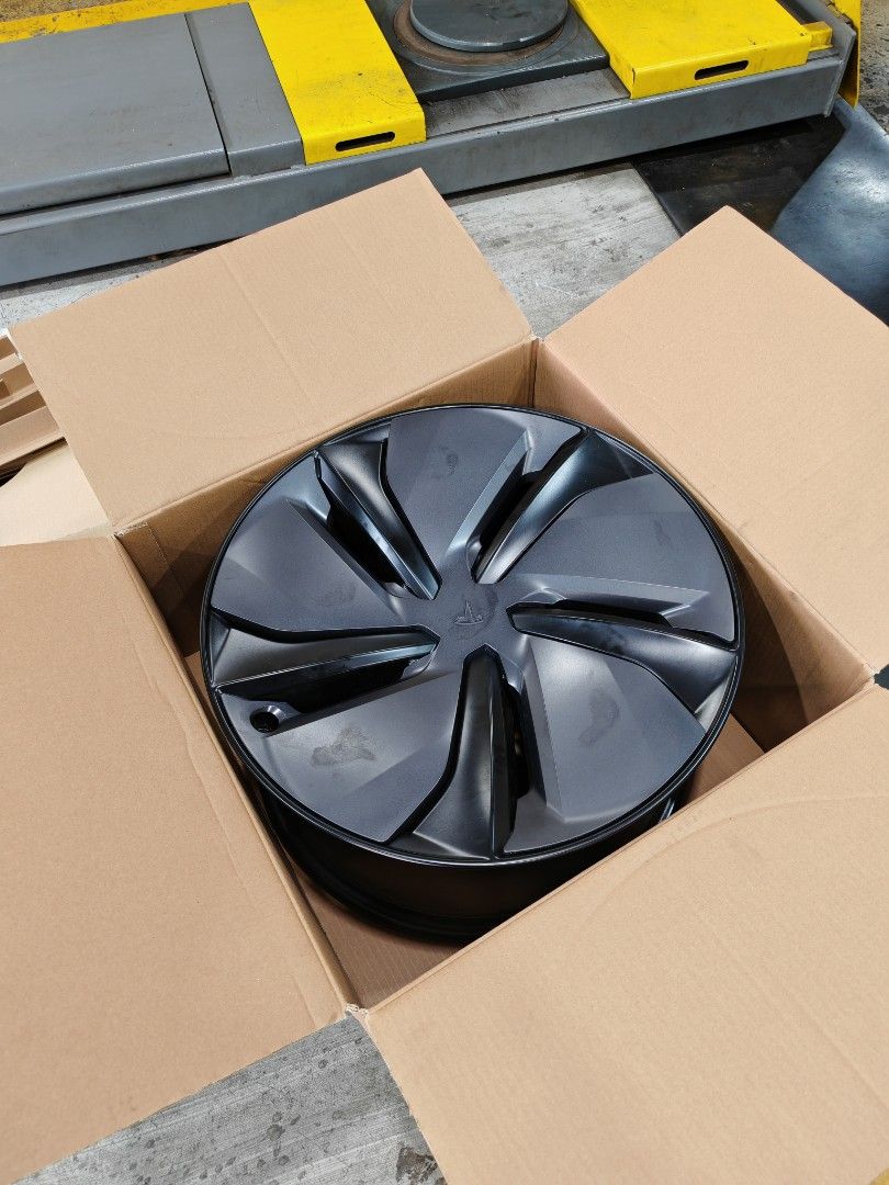 Tesla Model Y Rotor Rims Tesla Model Y original Rims, Car Accessories, Tyres & Rims on Carousell