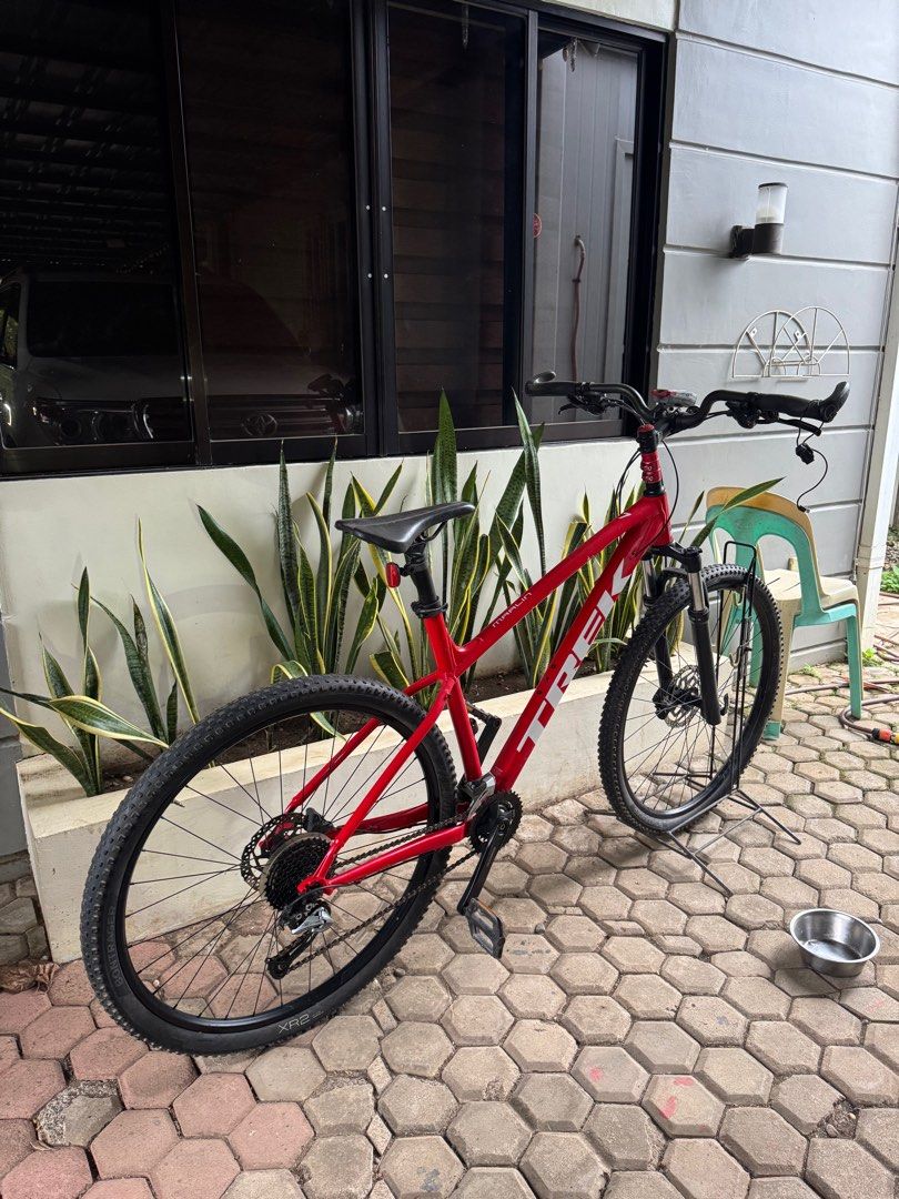 Trek Marlin 7 Mountain Bike - Viper Red (Category: Bicycles) located in Davao. Submitted by decluttering.dvo (Listing ID 1407262621, Image 2). Description: Trek Marlin 7 Mountain Bike - Viper Red Please see specs on the last 3 photos 29” wheel Well maintained, used for a few times RFS change hobby :) Price is negotiable You can check the item as much as you want Orig SRP is >36K++ .