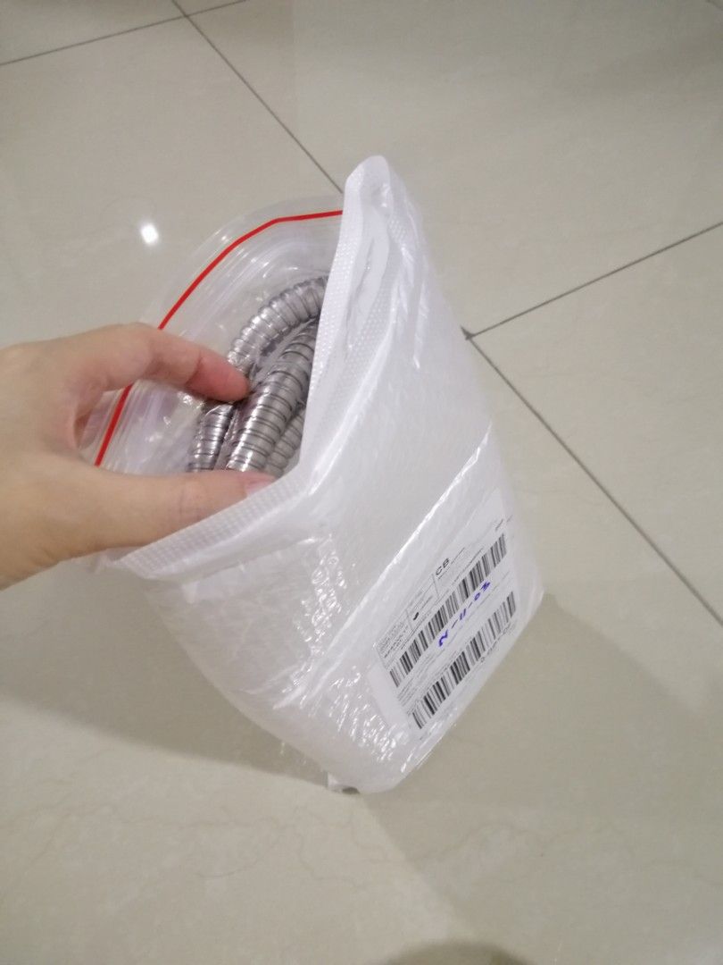 Try (Category: Everything Else) located in Singapore. Submitted by twothre (Listing ID 1407357038, Image 3). Description: - 8-inch cooling coverage - 3 adjustable wind speeds - 7 color-changing lights - 600ml water tank - Scheduled shutdown function - Easy to clean - Strong wind output.