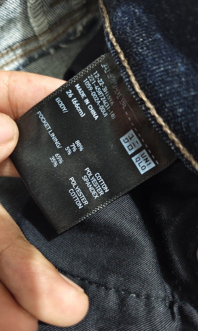 Uniqlo dark denim jeans (Category: Jeans) located in Manila. Submitted by lavishco (Listing ID 1407343142, Image 3). Description: almost new.no flaws. nice fit size 26-27 skinny. bought from store.