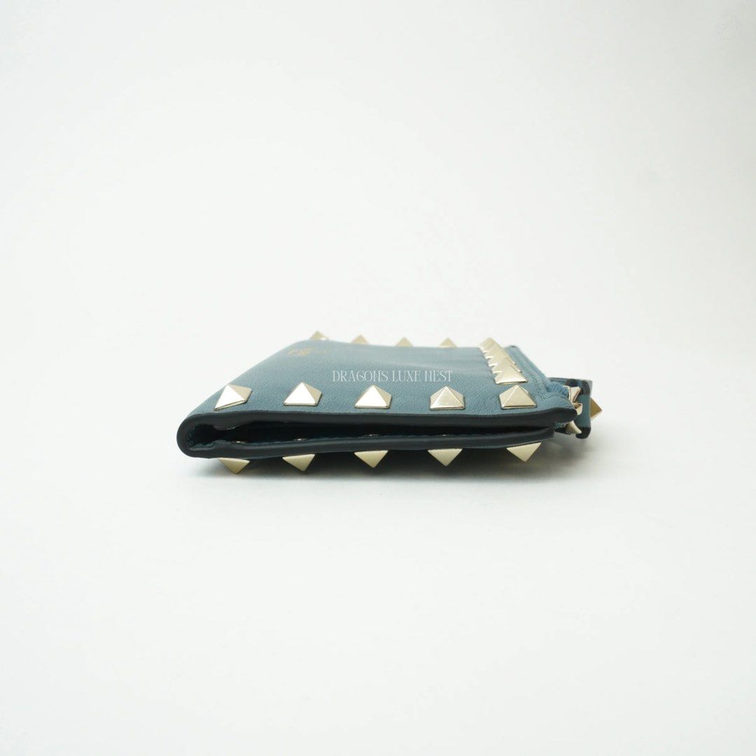 Valentino Rockstud Card Holder With Zipper (Category: Luxury Bags & Wallets) located in Taguig. Submitted by dluxenest (Listing ID 1407270874, Image 3). Description: Inclusion: box, dust bag You may follow us on IG : dluxenest FB : Dragons Luxe Nest.