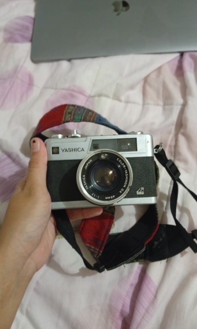 Yashica Electro 35 GX (negotiable) (Category: Cameras) located in Sorsogon. Submitted by sabjayco66 (Listing ID 1407323658, Image 2). Description: Last ko nagamit to was Nov of 2022 pa. Hindi ko na nagamit since. Bought this for 5,000 slightly negotiable pa. In very good condition. Need lang siguro minor palinis sa Recto pero no fungus sa lens. Very crisp pa po yung shutter gagamitin niyo nalang talaga. Sample photos are posted too for reference.