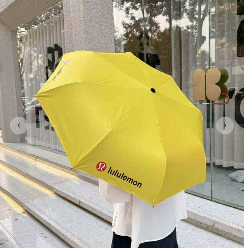 Assorted Umbrellas (Category: Umbrellas) located in Manila. Submitted by luisrosari67429 (Listing ID 1408989948, Image 2). Description: Assorted Brands Umbrella With box.