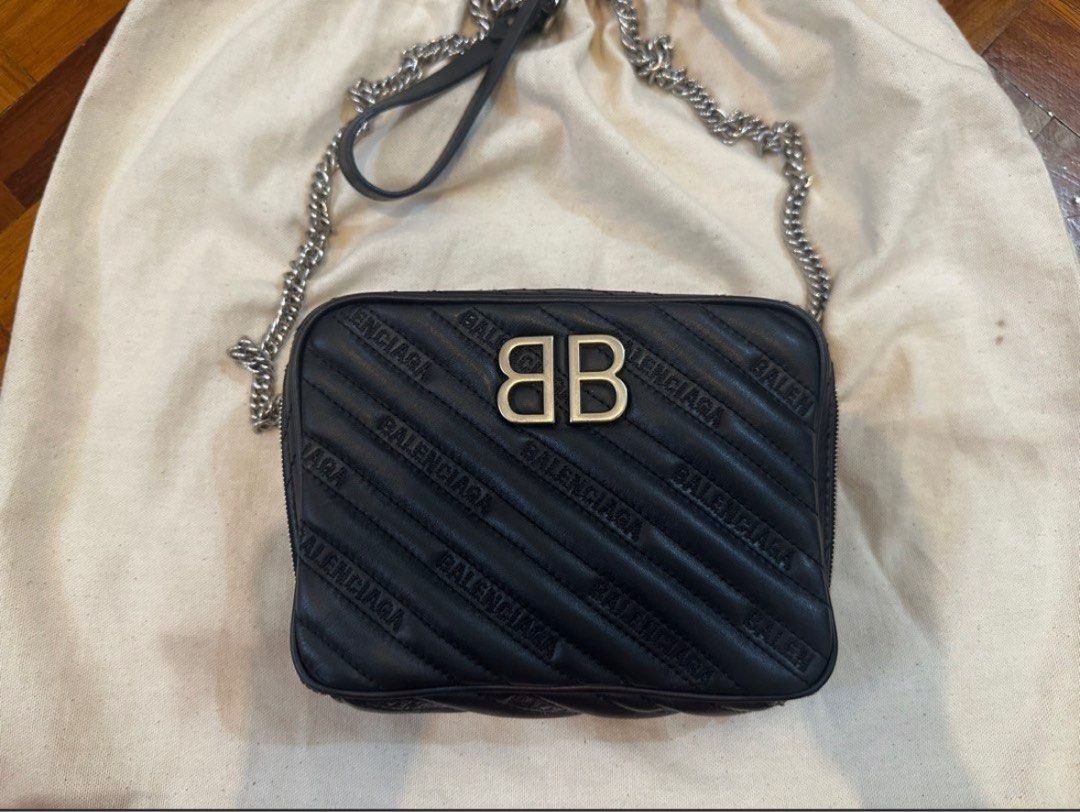 Baleciaga Pre-Fall (Category: Luxury Bags & Wallets) located in Quezon City. Submitted by classythreads (Listing ID 1409019348, Image 1). Description: .