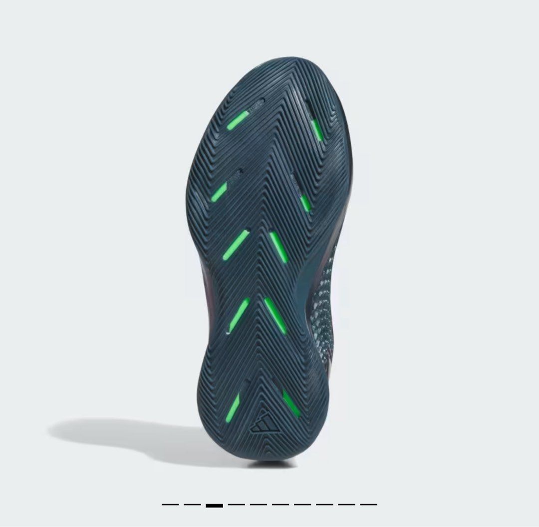 Basketball Shoes (Category: Sneakers) located in Mandaluyong City. Submitted by assortedthingslists (Listing ID 1408979440, Image 3). Description: Size 9.5 Used once No box. 2 shoe laces .