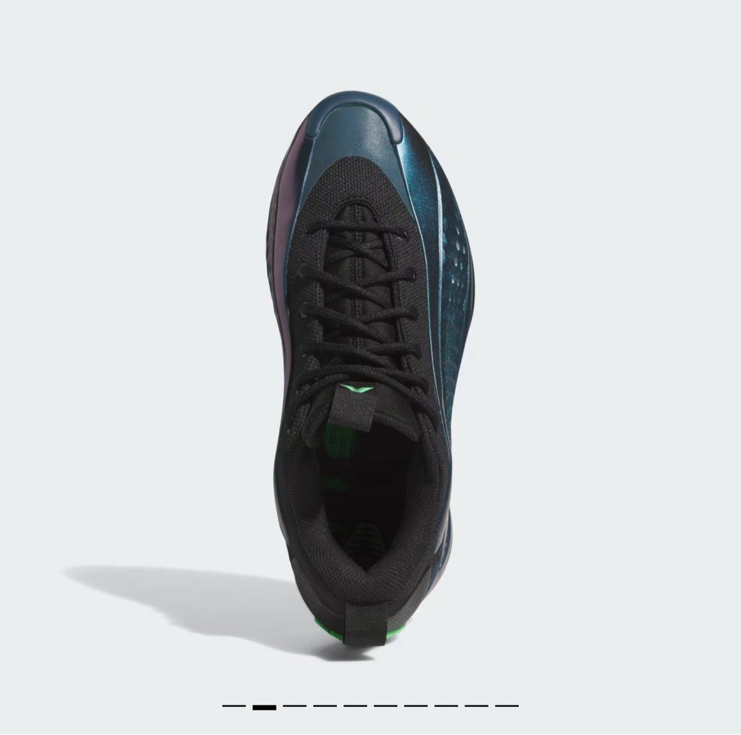 Basketball Shoes (Category: Sneakers) located in Mandaluyong City. Submitted by assortedthingslists (Listing ID 1408979440, Image 2). Description: Size 9.5 Used once No box. 2 shoe laces .
