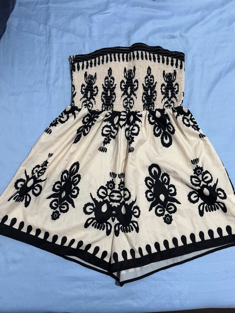 Beach Romper (Category: Rompers) located in Valenzuela. Submitted by jennmsglt (Listing ID 1409022531, Image 1). Description: Size: L ₱200 Grab, lalamove, Angkas Padala, Joyride Delivery. And JnT. Delivery fee will be shouldered by buyer..