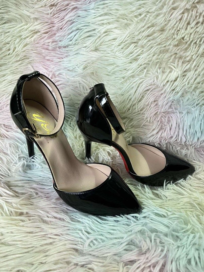 Black Patent Leather Heels Size 36 (Category: Heels) located in Pasay City. Submitted by trioglam (Listing ID 1409067315, Image 3). Description: - Black patent leather heels - Pointed toe design - Delicate ankle strap - 4-inch heel height - Size 36 (23cm length) - Perfect for special occasions.