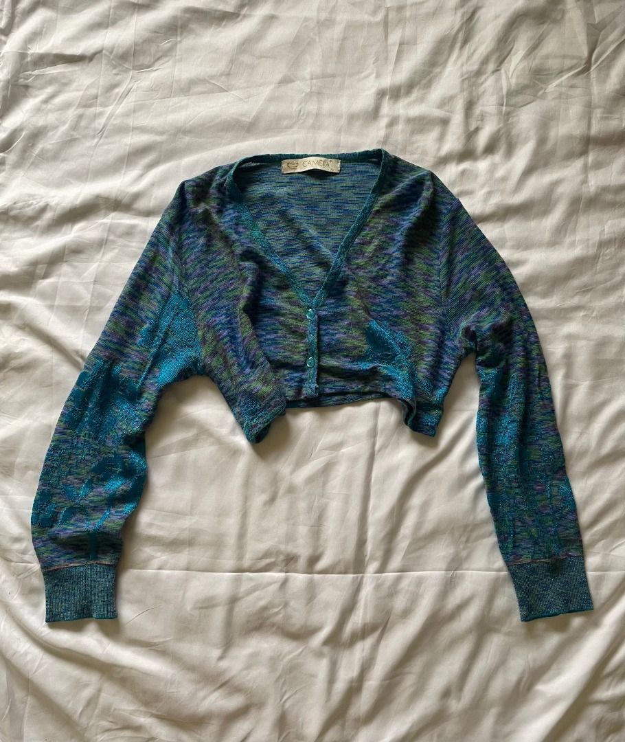 Blue Print Cardigan (Category: Coats, Jackets and Outerwear) located in Paranaque City. Submitted by tortoisee (Listing ID 1409034467, Image 1). Description: condition: used a couple of times, some loose stitches. no damage or stains - cropped length - good for layering - lightweight and comfortable material - rfs: decluttering.