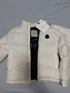 (Category: ) located in . Submitted by Shopboholic (Listing ID 1409048468, Image 1). Description: .