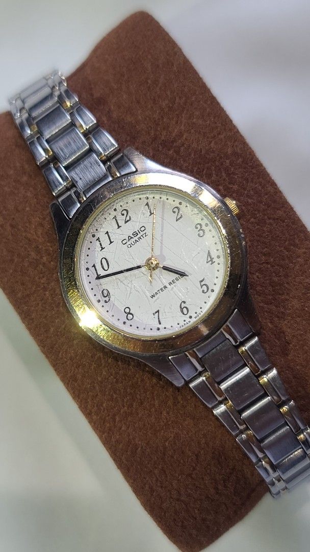 CASIO Womens LTP -1128G Silver Gold Tone (Category: Women's Watches) located in Taguig. Submitted by goldenhourph (Listing ID 1408995428, Image 2). Description: CASIO Womens LTP -1128G Silver Gold Tone ▪︎ Movement: Quartz Movement ▪︎ Condition: 7.5/10 ▪︎ Wrist size: 6 - 7 inches ▪︎ Issue: Scratches in the crystal but still very presentable. ✅️ Newly replaced battery ✅️ W/ Replacement box ✅️ Nego for sure buyers ‼️ PAYMENT FIRST POLICY (EXCEPT FOR