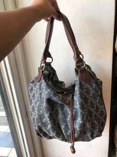 (Category: ) located in . Submitted by money_maker06 (Listing ID 1408915180, Image 1). Description: .