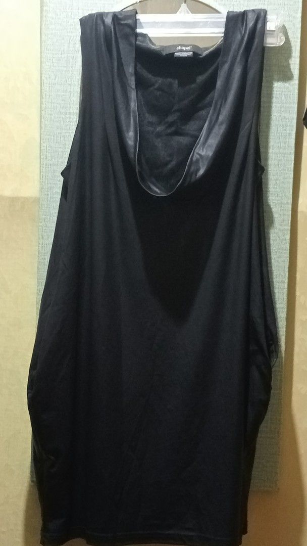 Chapel' Black Sleeveless Dress - Medium (Category: Dresses) located in Manila. Submitted by foreva030930091 (Listing ID 1409021547, Image 2). Description: - Chapel' black sleeveless dress - Features a cowl neck - Size: Medium - Classic black color - Versatile for various occasions.
