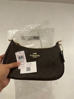(Category: ) located in . Submitted by luxwalletbags (Listing ID 1408960738, Image 1). Description: .