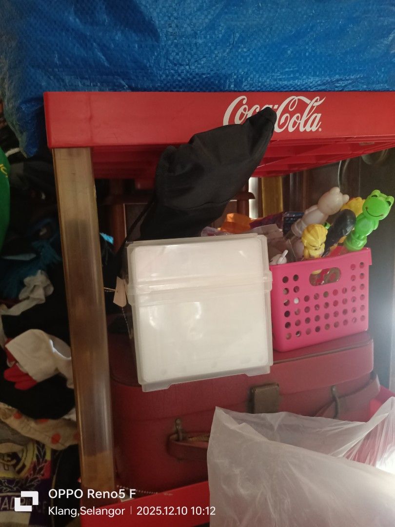 Coca cola tier rack plastic, Hobbies & Toys, Collectibles & Memorabilia ...