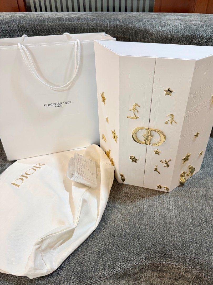 DIOR ADVENT CALENDAR 2025 (Category: Luxury Accessories) located in Makati City. Submitted by lynejmu (Listing ID 1408973279, Image 1). Description: New fresh from dior store with receipt, complete with dust bag and paper bag film still intact sa lock nya kabibili lang Store price 43k .