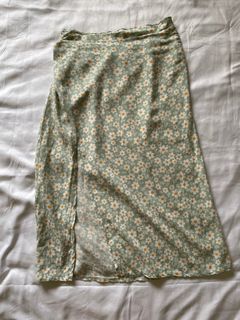 (Category: ) located in . Submitted by tortoisee (Listing ID 1409037962, Image 1). Description: .