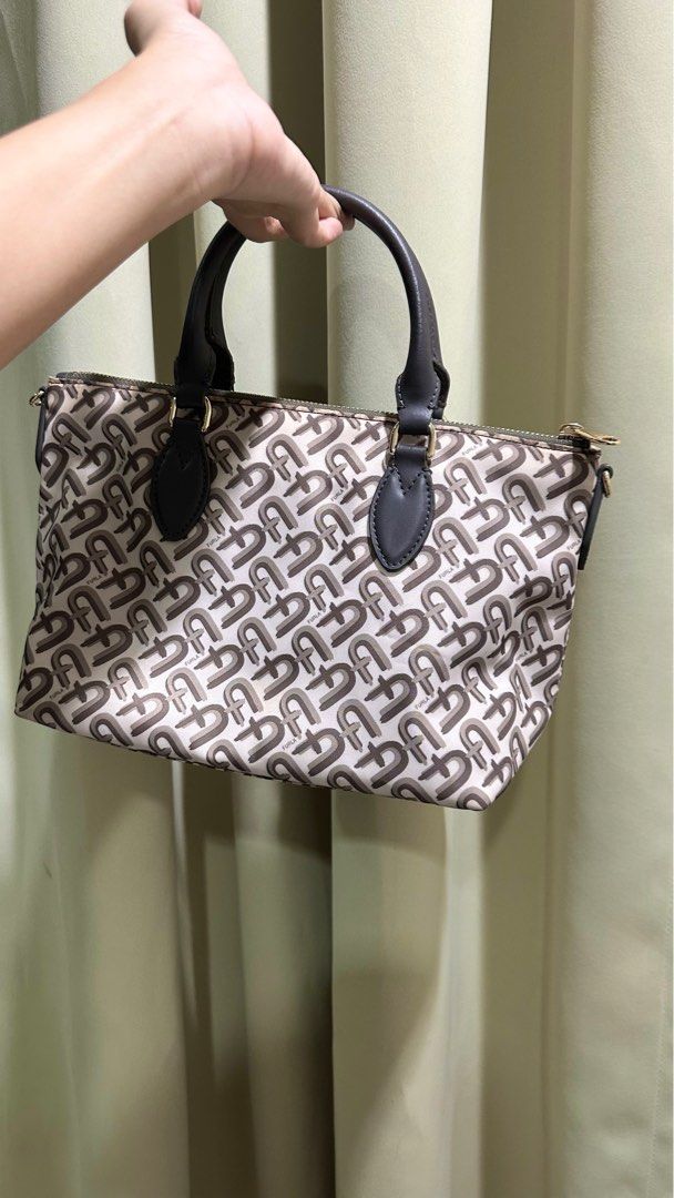 Furla Mini Tote Bag (Category: Tote Bags) located in Cebu City. Submitted by cmy___ (Listing ID 1408929260, Image 3). Description: Got this as a gift from my aunt years ago, used once only, in great condition, retails for P15k + > 9/10 condition > with strap .