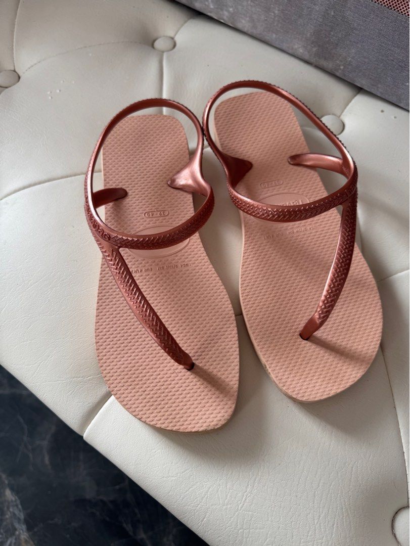Havaianas Rose Gold sandals (Category: Slippers and slides) located in Tagaytay City. Submitted by decluterring01mum (Listing ID 1408929165, Image 1). Description: - Rose gold Havaianas flip-flops - Textured straps - Comfortable for everyday wear - Perfect for casual outings or the beach 24-25cm Worn only at the beach for few days! .